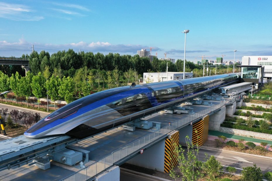 Китай пусна влак на CRRC със скорост 600 км/ч