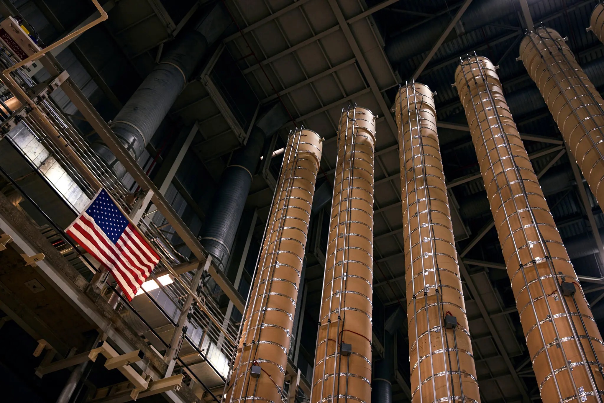 Центрофугите за обогатяване на уран са готови в Охайо. Брайън Кайзер за The New York Times